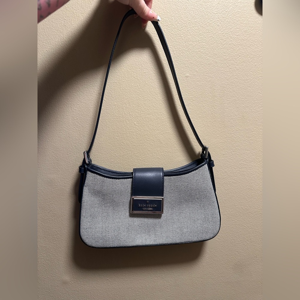 Kate Spade Navy Shoulder Bag (C321)